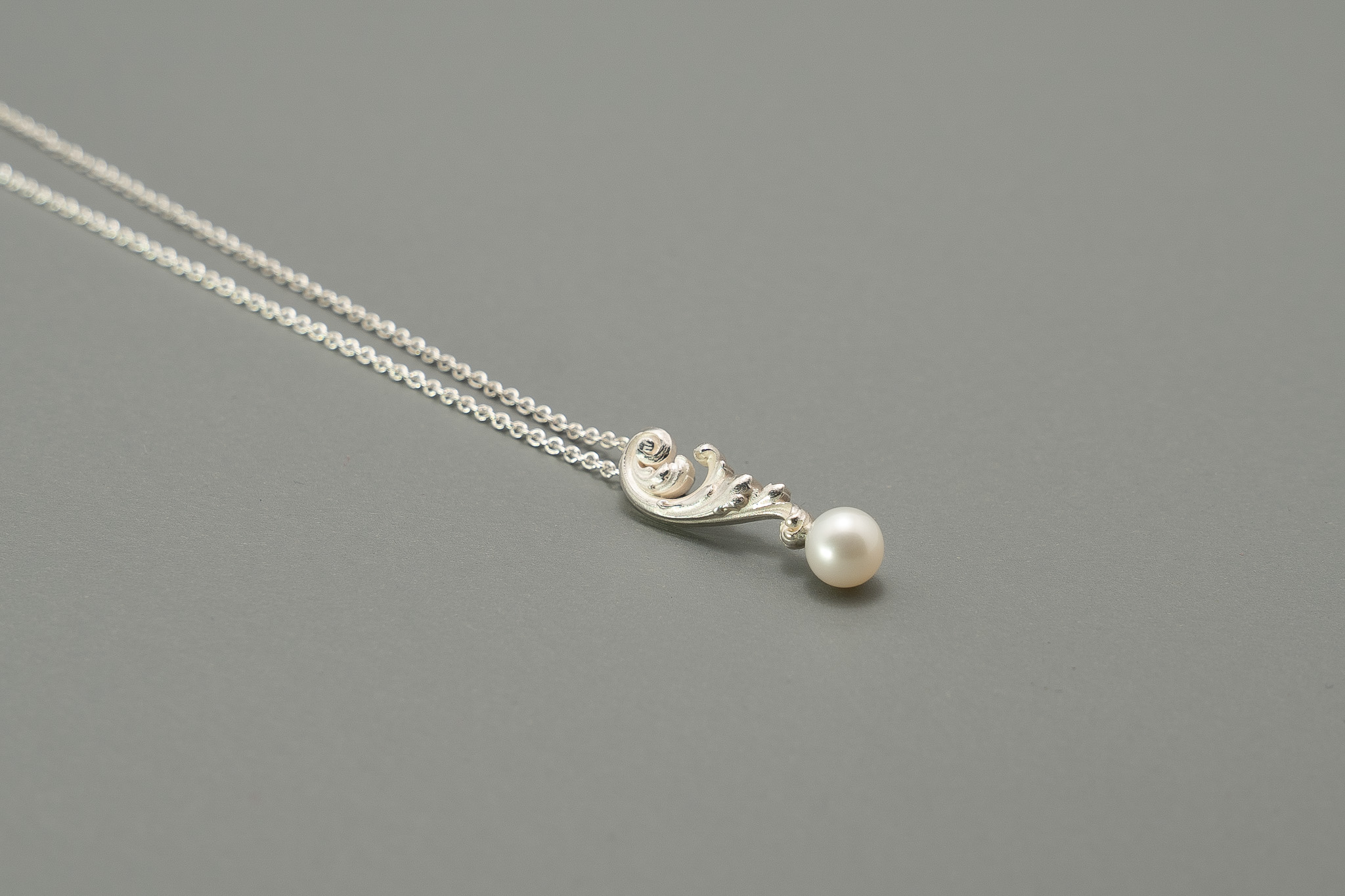 Akanthus Anhänger Silber mit Perle