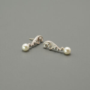 Akanthus Ohrstecker Silber mit Perle