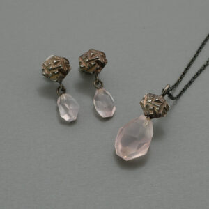 Klunker Ohrstecker Silber geschwärzt mit Rosenquarz