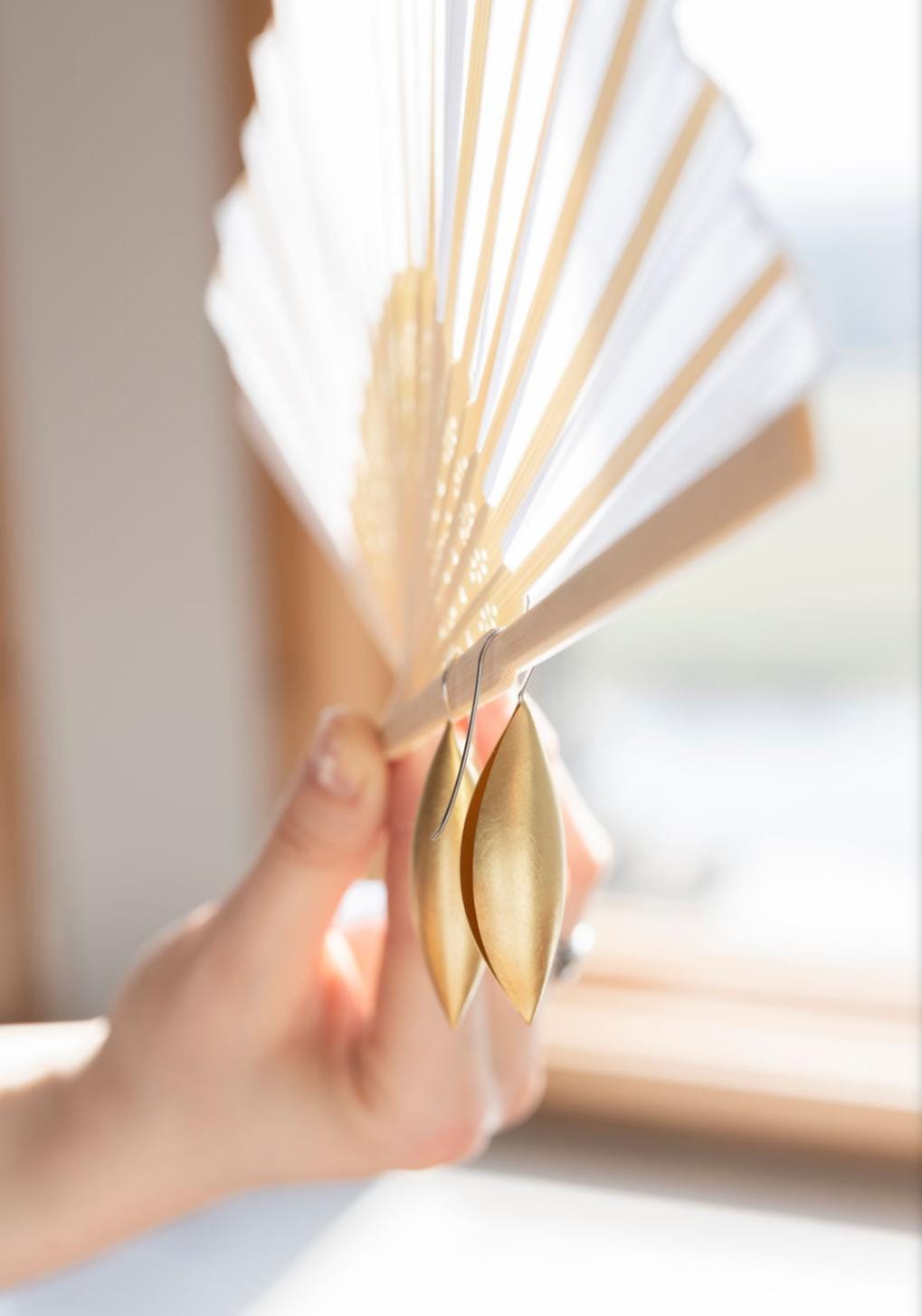 Goldene Kokon Ohrhänger