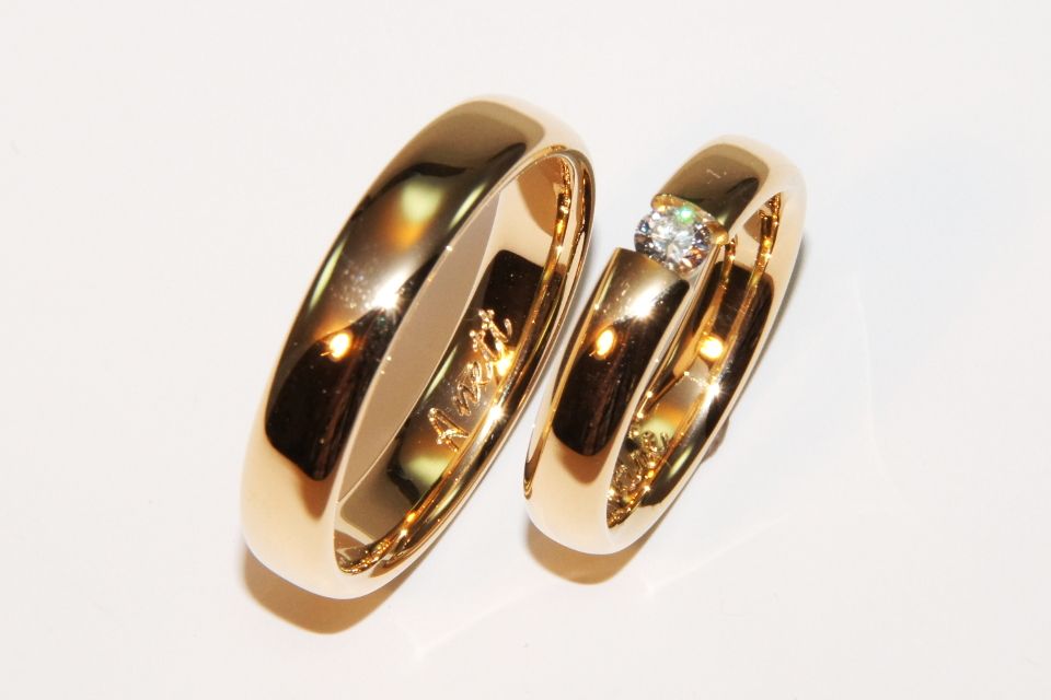 Gelbgold mit Brillantreihe